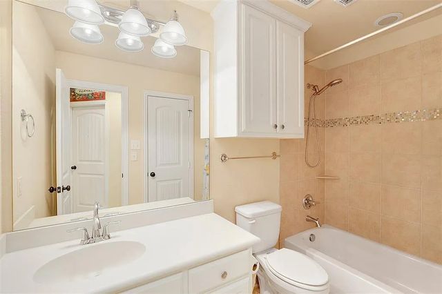 7016 Nueces Drive, Irving, TX 75039
