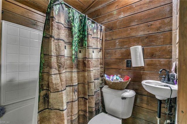3779 Shady Creek LN, Gloucester, VA 23061