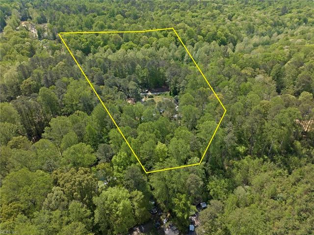 3779 Shady Creek LN, Gloucester, VA 23061