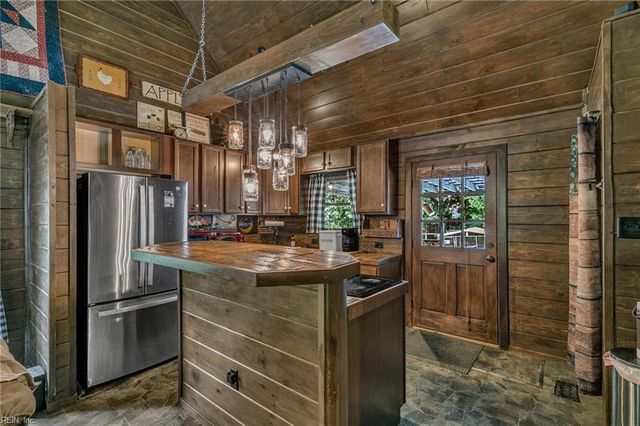 3779 Shady Creek LN, Gloucester, VA 23061