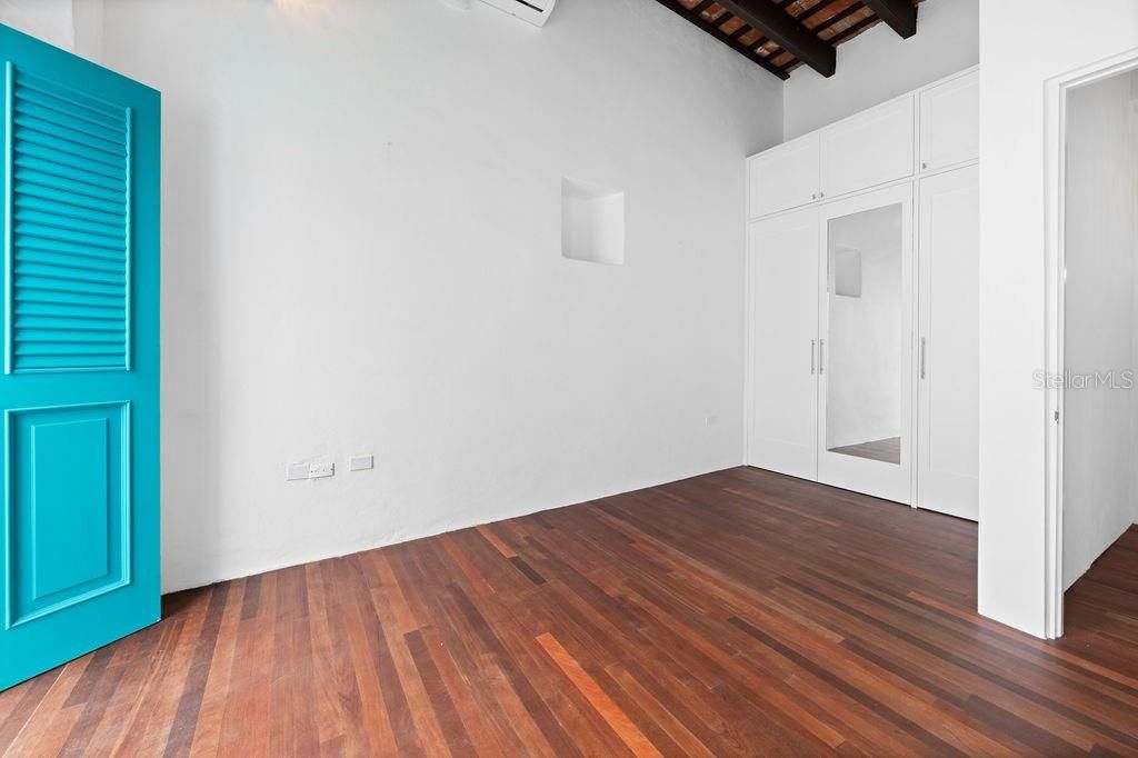 Image 19 of property listing at 50 SAN FRANCISCO ST, San Juan, PR 00901