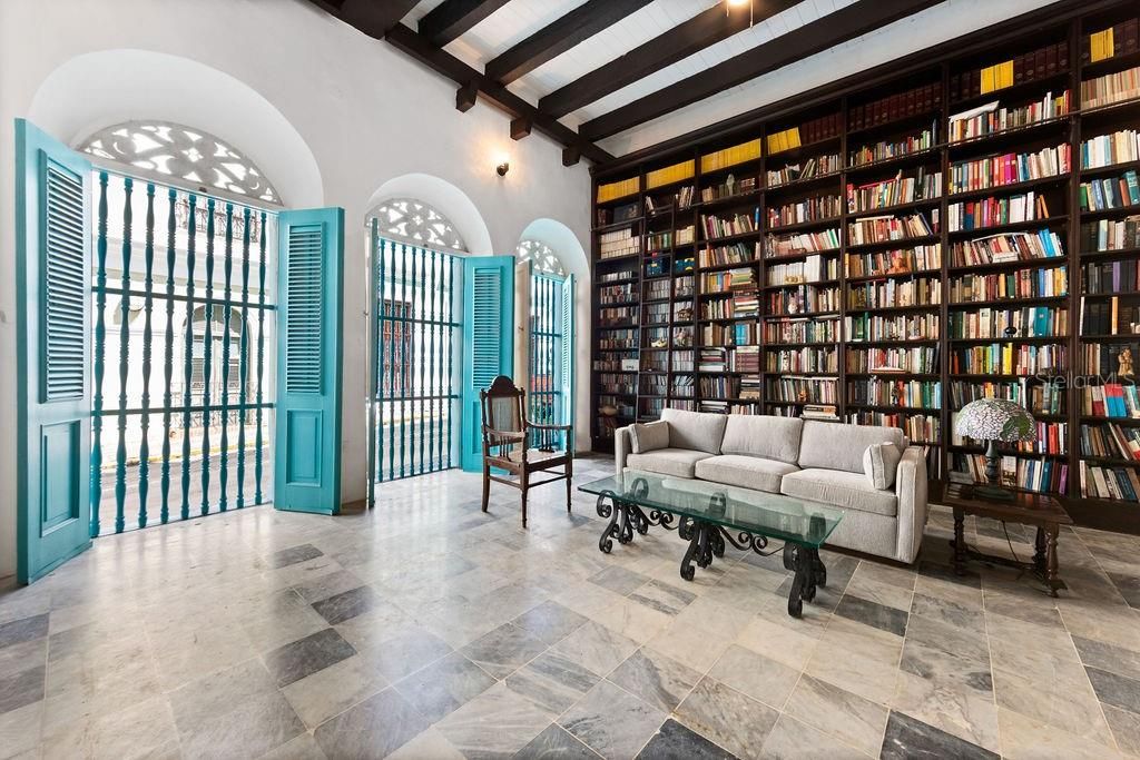 Image 3 of property listing at 50 SAN FRANCISCO ST, San Juan, PR 00901