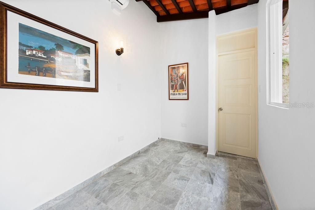 Image 27 of property listing at 50 SAN FRANCISCO ST, San Juan, PR 00901