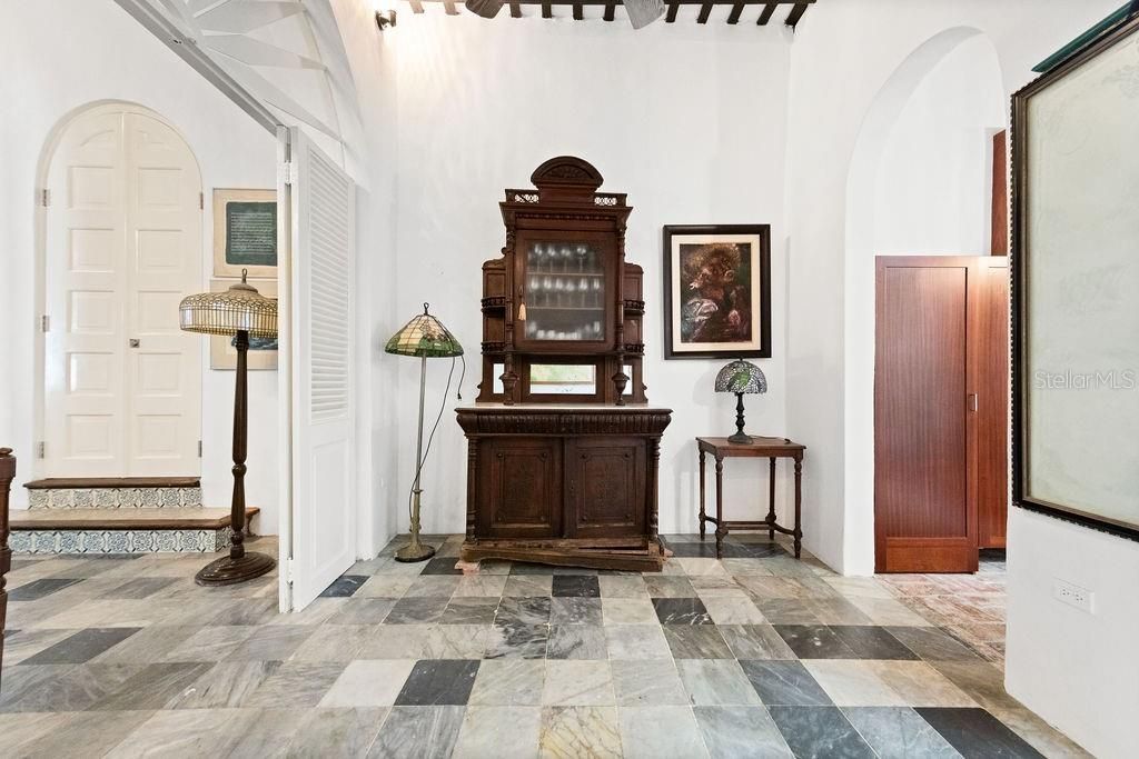 Image 8 of property listing at 50 SAN FRANCISCO ST, San Juan, PR 00901