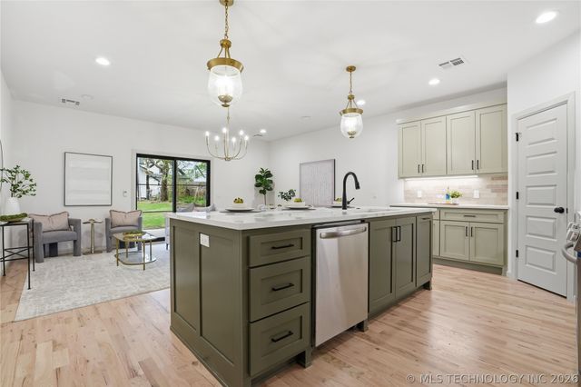 1414 E University Avenue, Sapulpa, OK 74066