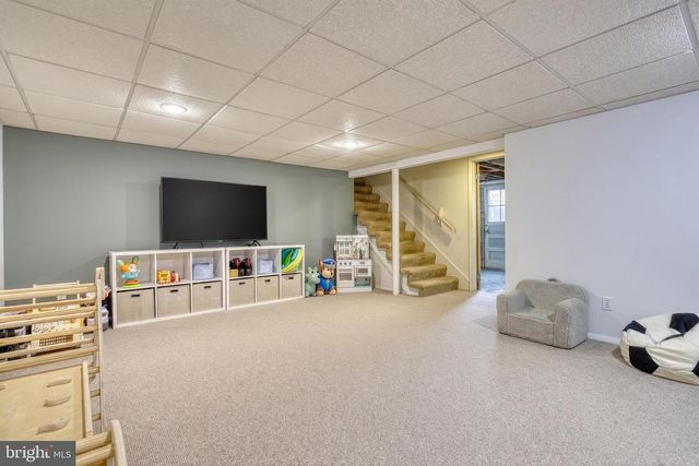 52 CENTER DR, Camp Hill, PA 17011