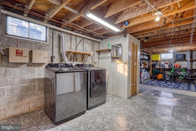 52 CENTER DR, Camp Hill, PA 17011