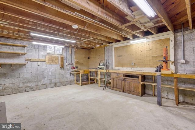 52 CENTER DR, Camp Hill, PA 17011