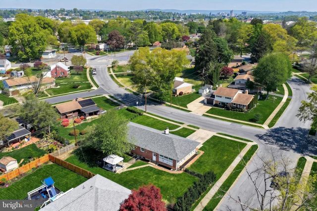 52 CENTER DR, Camp Hill, PA 17011