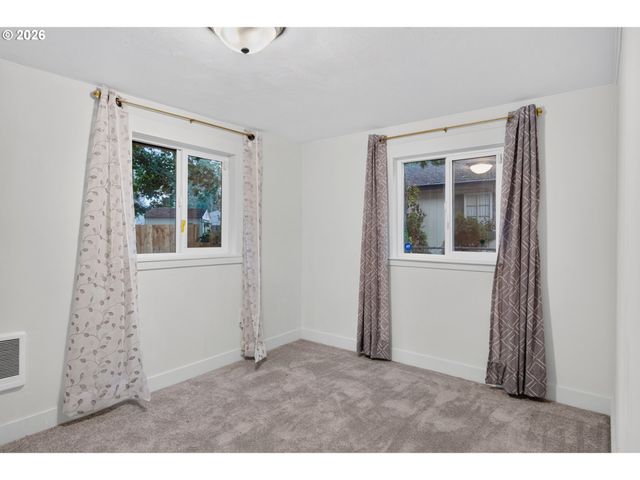 11126 Se BOISE St, Portland, OR 97266
