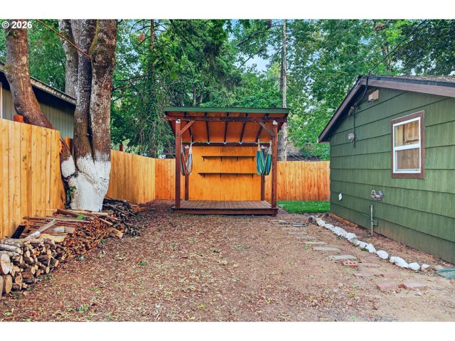 11126 Se BOISE St, Portland, OR 97266