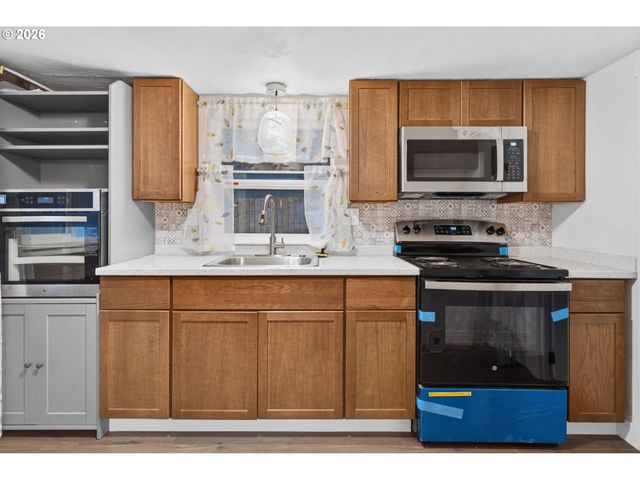 11126 Se BOISE St, Portland, OR 97266