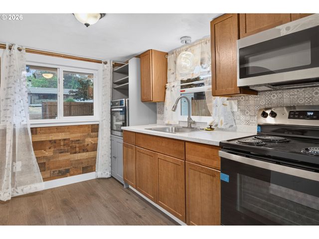 11126 Se BOISE St, Portland, OR 97266