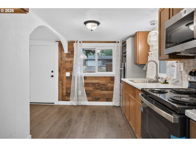 11126 Se BOISE St, Portland, OR 97266