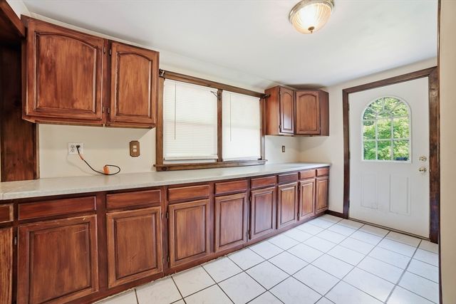 132 Charlton Road, Spencer, MA 01562