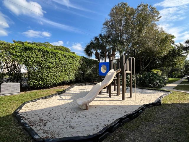 2002 Belmont Place, Boynton Beach, FL 33436