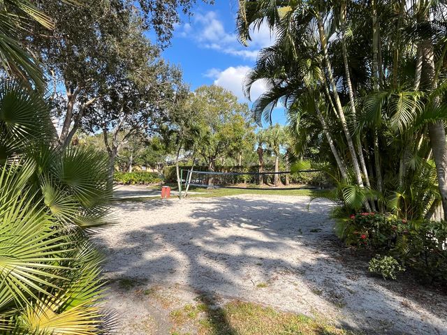 2002 Belmont Place, Boynton Beach, FL 33436