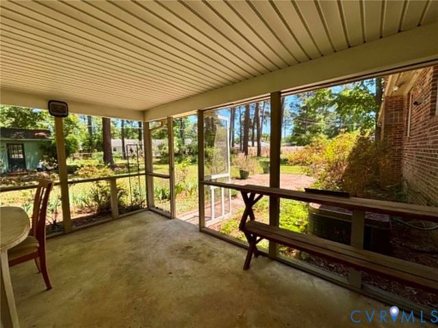 106 Windmere Dr, Colonial Heights, VA 23834