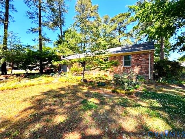 106 Windmere Dr, Colonial Heights, VA 23834