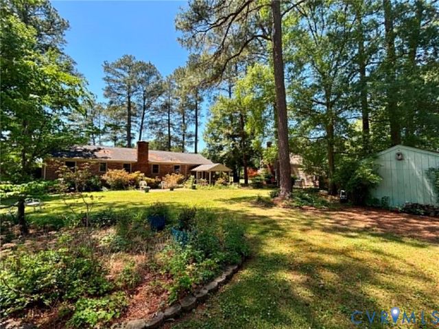 106 Windmere Dr, Colonial Heights, VA 23834