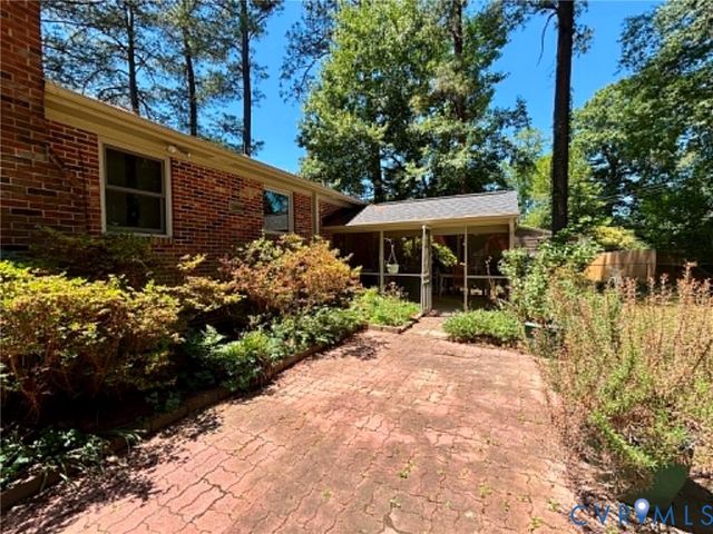106 Windmere Dr, Colonial Heights, VA 23834