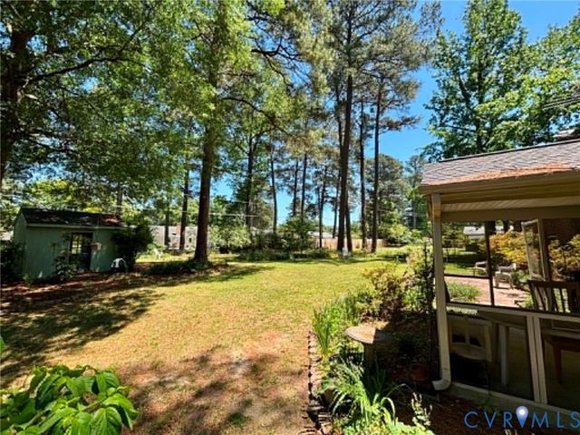 106 Windmere Dr, Colonial Heights, VA 23834