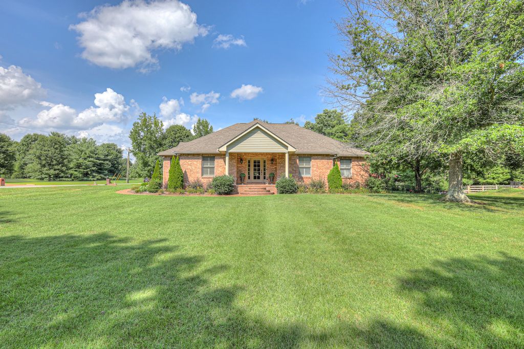 2235 Oakleaf Dr, Franklin, TN 37064
