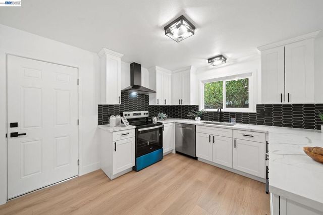 1602 1602 Endriss Dr, Martinez, CA 94553