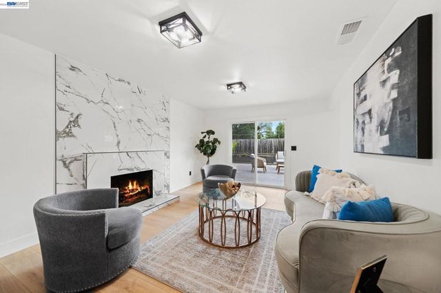 1602 1602 Endriss Dr, Martinez, CA 94553