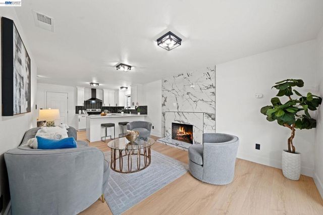 1602 1602 Endriss Dr, Martinez, CA 94553