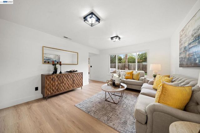 1602 1602 Endriss Dr, Martinez, CA 94553