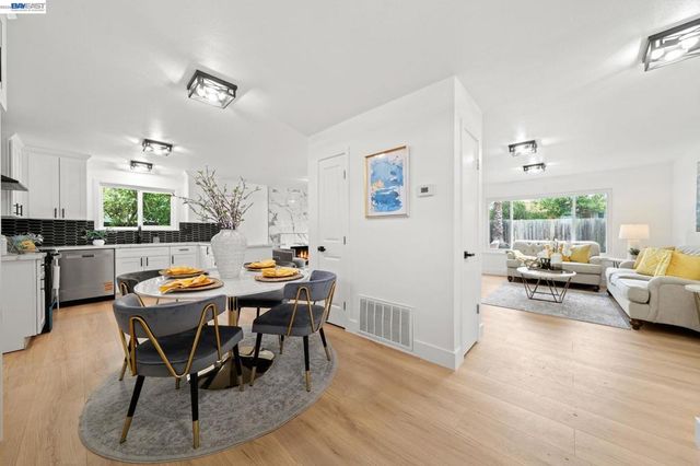 1602 1602 Endriss Dr, Martinez, CA 94553