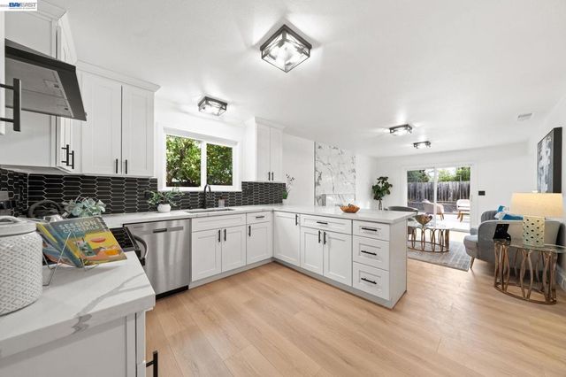 1602 1602 Endriss Dr, Martinez, CA 94553