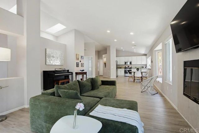 1738 Corte Viejo, Oceanside, CA 92056