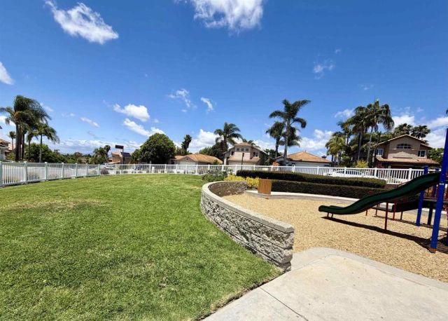 1738 Corte Viejo, Oceanside, CA 92056