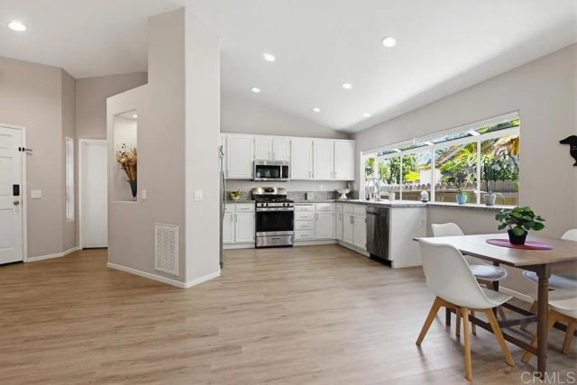 1738 Corte Viejo, Oceanside, CA 92056