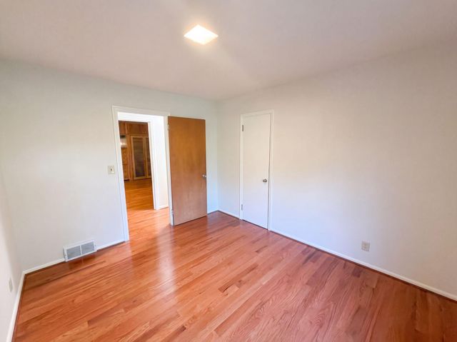 2000 Herschel Street, Roseville, MN 55113
