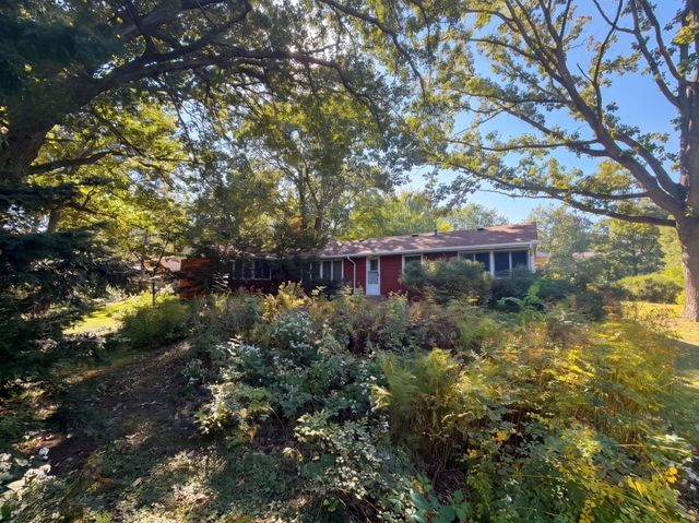 2000 Herschel Street, Roseville, MN 55113