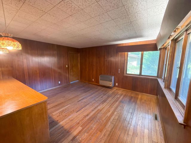 2000 Herschel Street, Roseville, MN 55113