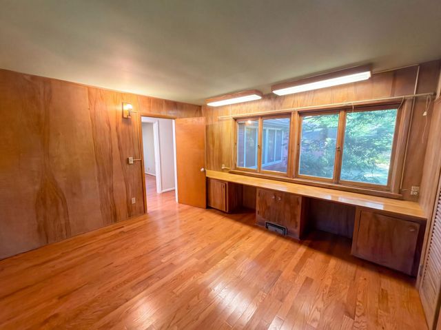 2000 Herschel Street, Roseville, MN 55113