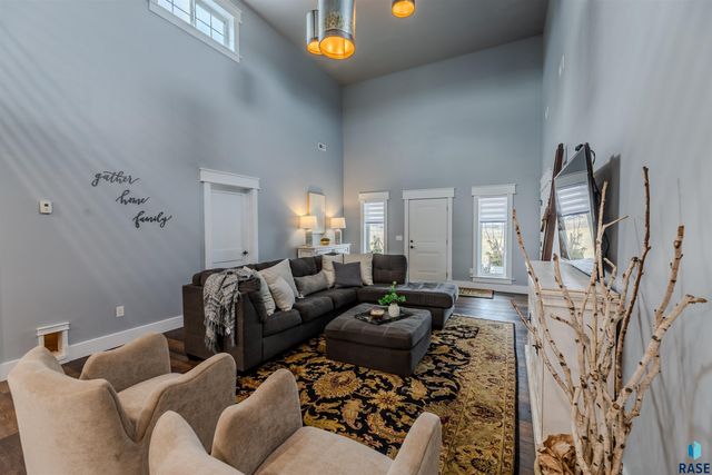 898 60th Ave Avenue, Beaver Creek, MN 56116