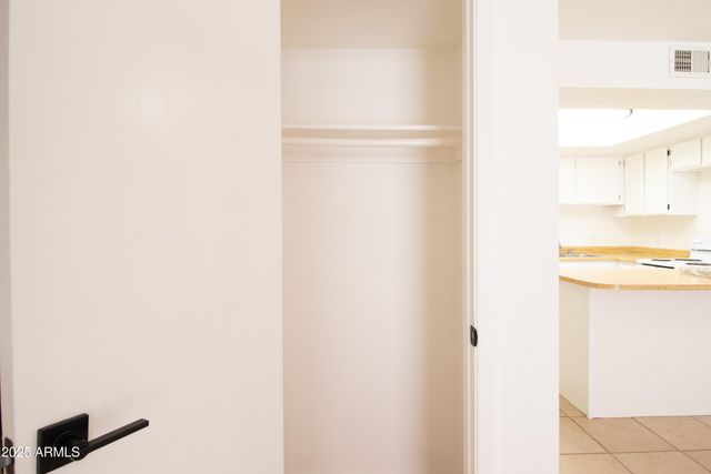 2123 E KIRKLAND Lane 4, Tempe, AZ 85281