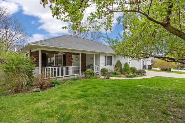 1926 Meadow Ridge Lane, Iowa City, IA 52245