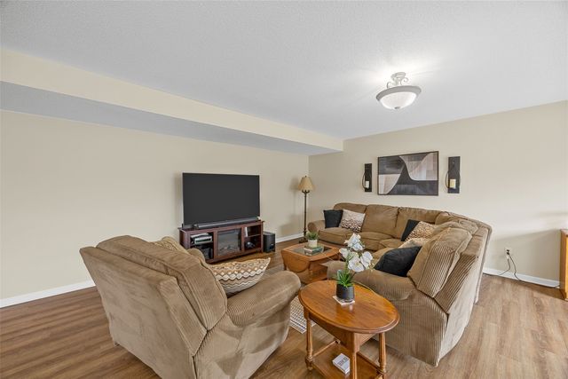1926 Meadow Ridge Lane, Iowa City, IA 52245