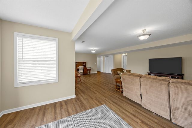 1926 Meadow Ridge Lane, Iowa City, IA 52245