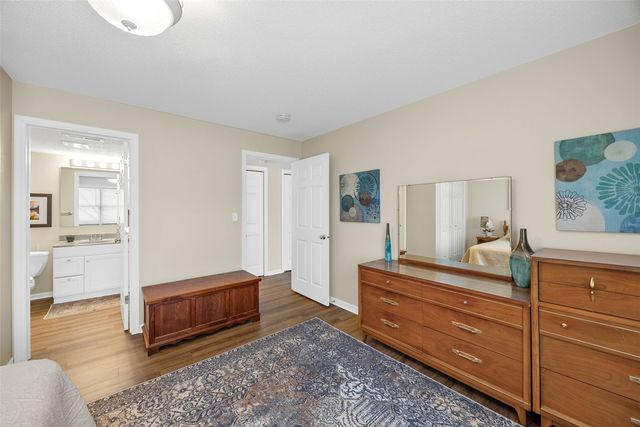 1926 Meadow Ridge Lane, Iowa City, IA 52245