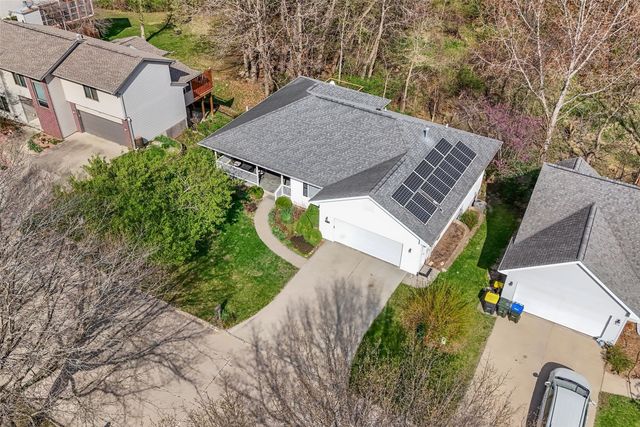 1926 Meadow Ridge Lane, Iowa City, IA 52245