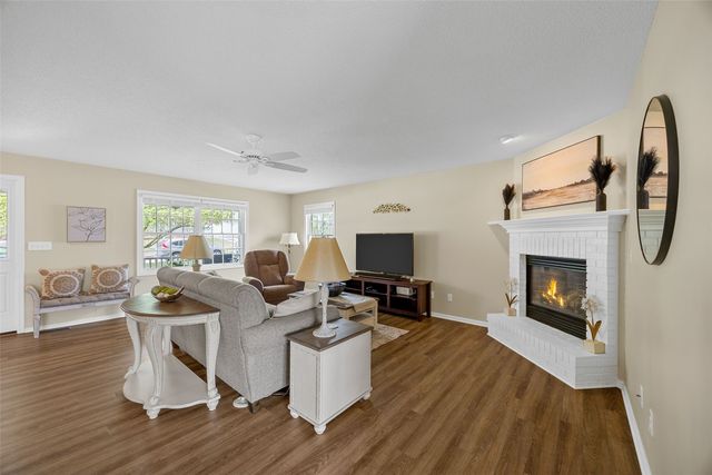 1926 Meadow Ridge Lane, Iowa City, IA 52245