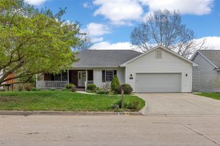1926 Meadow Ridge Lane, Iowa City, IA 52245