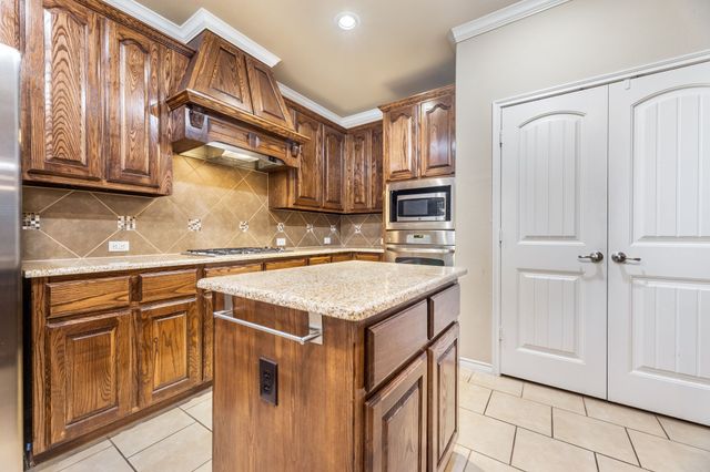 912 Boerne Street, Mckinney, TX 75072